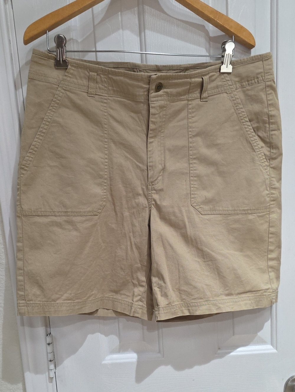 Sherpa Women's Khaki Utility Shorts Size L W36